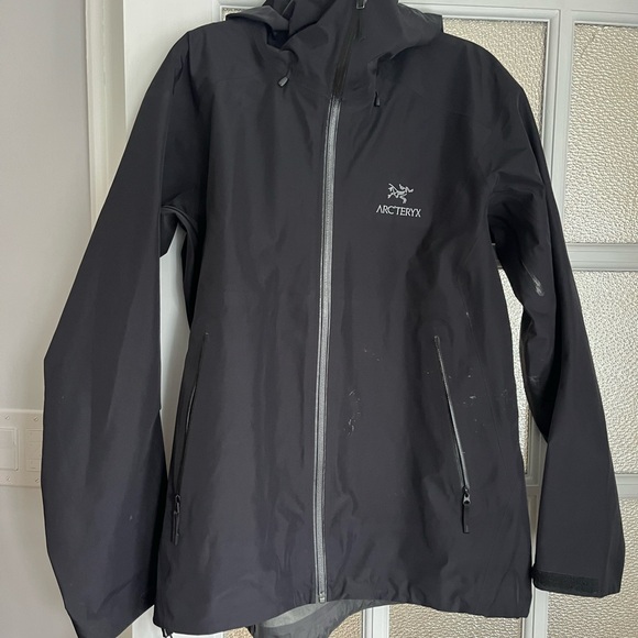 Arc'teryx Jackets & Blazers - Arc'teryx Women's Black and Gray Jacket with Hood